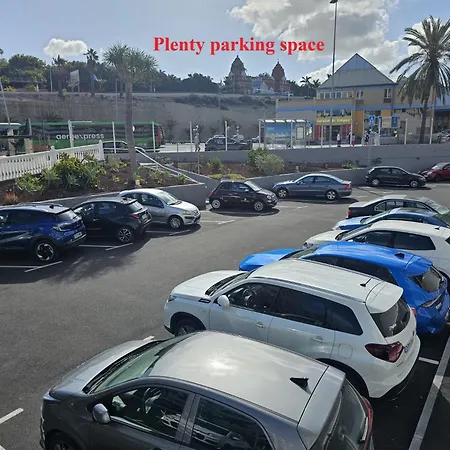 דירה With Sea View Near The