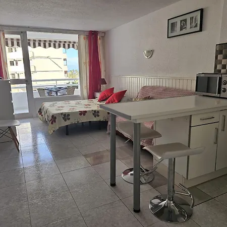 Apartment With Sea View Near The